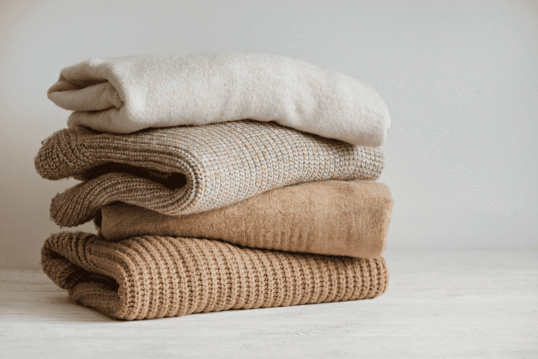 Waterproof or Water-Resistant Picnic Blankets: Which is Better for You?